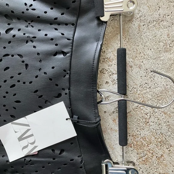 Zara Faux Leather Black Laser-Cut A-Line Skirt NWT Size M - Picture 2 of 3